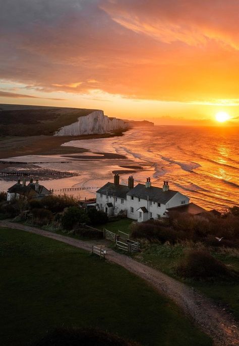 Seven Sisters Cliffs, End Of Year Review, 7 Sisters, Nature Reference, Photos For Painting, Year Review, London Brighton, Location Scouting, Beauty Of Earth