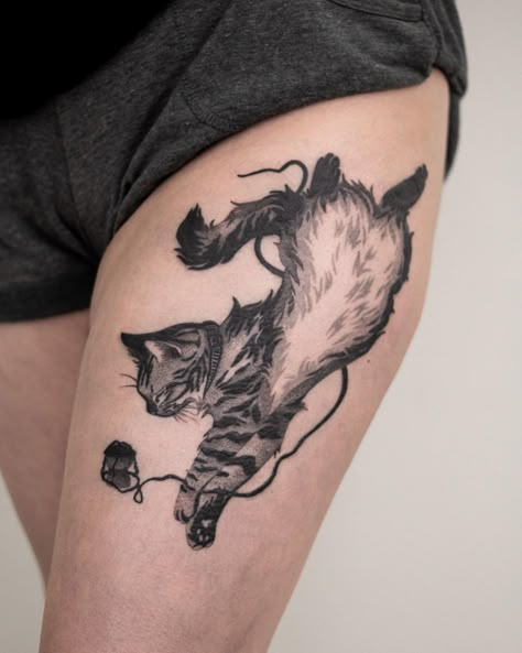 Animal Tattoos For Women, Cute Cat Tattoo, 4 Tattoo, Cat Tattoo Designs, Cute Little Tattoos, Gorgeous Tattoos, Tatuaje A Color, Great Tattoos, Dope Tattoos