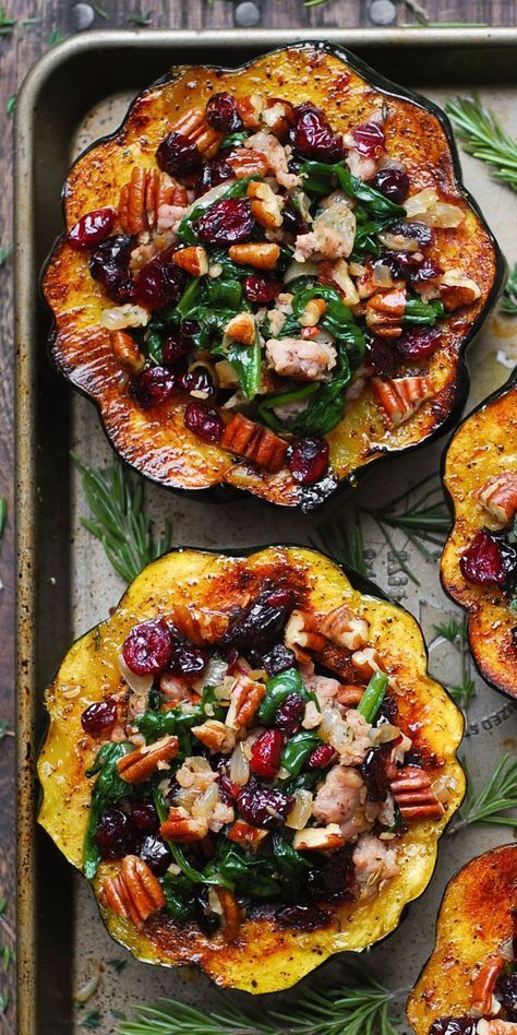 Sausage Stuffed Acorn Squash is an easy and delicious recipe that will make a great side dish or a main course. It's the ultimate Fall and Winter comfort food and a great way to add Acorn Squash With Sausage, Acorn Squash Recipes Healthy, Squash With Sausage, Sausage Stuffed Acorn Squash, Sausage Spinach, Stuffed Acorn Squash, Acorn Squash Recipes, Think Food, Acorn Squash