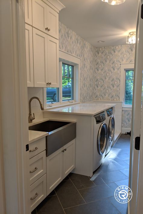 Mudroom Sink Cabinet, Deep Laundry Room Sink, Built In Utility Sink, Mudroom With Dog Wash, Laundry Room With Utility Sink, Laundry Room With Sink Ideas, Sink In Laundry Room, Mudroom Sink, Mudroom Wallpaper