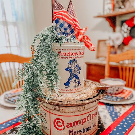 Clover House: Timeless Treasures: Incorporating Vintage Items in Your Patriotic Decor Vintage Patriotic Vignettes, 4th Of July Decor Ideas, Vintage Americana Decor, Farmhouse Summer Decor, Office Decore, Summertime Decor, Yankee Doodle, Vintage Patriotic, Antique Booth