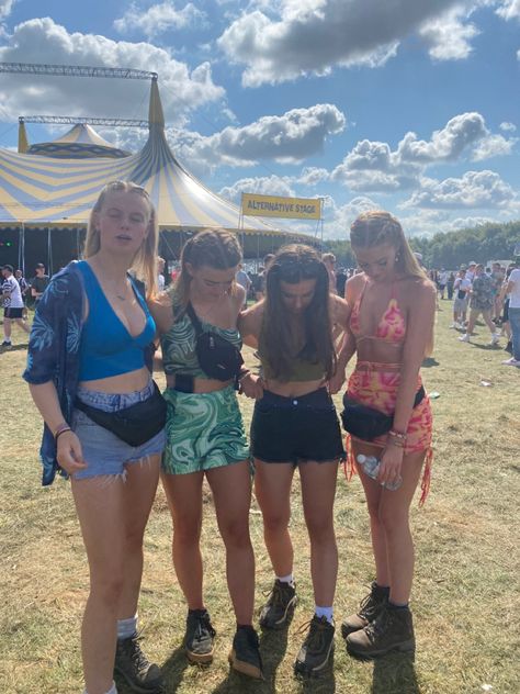 Nz Festival Outfit, Summer Outfits 2023 Uk, Sundown Festival Outfits, Festival Outfits Reading, Festival Outfit Reading, Festival Outfits 2023 Uk, Soundsplash Outfits, Leeds Festival Outfits Uk, Reading And Leeds Festival Outfits