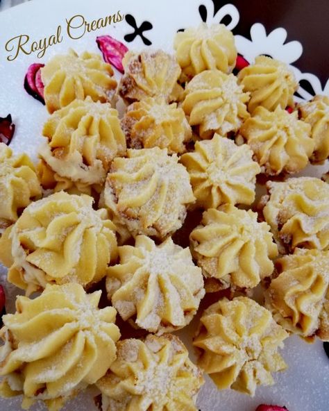 Eggless Cookies, Keju Cheddar, Burfi Recipe, Savoury Biscuits, Cream Biscuits, No Egg Cookies, Cheese Cookies, Pastry Recipes, Savory Snacks