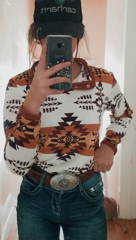 Mode Country, Western Girl Outfits, Casual Country Outfits, Country Fits, Western Fits, Aztec Sweater, Southern Outfits, Country Style Outfits, Looks Country