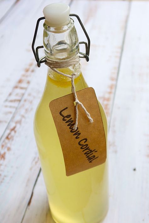 Homemade Lemon Cordial - Recipe Winners Lemon Cordial Recipe, Homemade Liqueur Recipes, Lemon Juice Recipes, Cordial Recipe, Easy Lemon Curd, Pet Treats Recipes, Dog Biscuits Homemade, Liqueurs Recipes, Lemon Drink