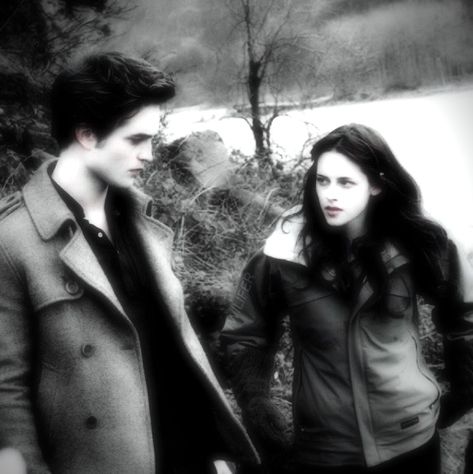 Twilight Icons, Twilight Core, Thug Girl, Twilight Photos, The Cullen, Twilight Pictures, Edward Bella, Ethereal Aesthetic, Twilight Fans