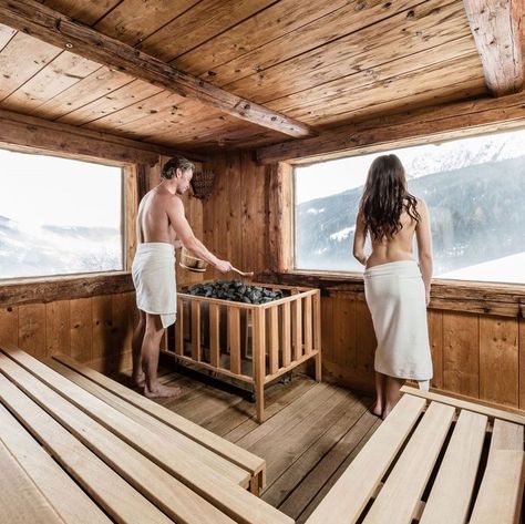 Sauna Wood Stove, Rustic Saunas, Sauna Benefits, Sauna Diy, Sauna House, Traditional Saunas, Spa Rooms, A Frame House Plans, Sauna Design