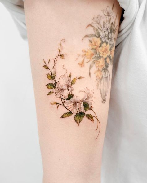 Flower Art Tattoo, Italian Flowers, Tattoos To Cover Scars, Bridal Diamond Jewellery, Hip Tattoo, Nature Tattoos, Baby Dragon, Beauty Ideas, Tattoo Inspo