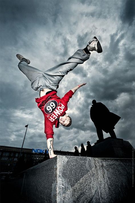 Street Dancing, Kickboxing Workout, Anatomy Poses, Street Workout, Foto Poses, Human Poses, Dynamic Poses, Cool Poses, Street Dance