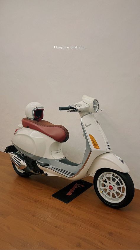 Vespa Matic Aesthetic, Vespa Modified, Vespa Lx125, Motorcycle Helmets Art, Vespa Models, Modif Motor, Vespa Super, Vespa Lx, Vespa Sprint