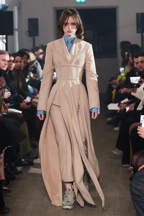 Rokh Fall 2022 Ready-to-Wear Collection | Vogue Coat And Dress, Fashion Week Trends, Fall 2022, Fashion Images, Looks Style, Mode Inspiration, Looks Vintage, Couture Fashion, Runway Fashion