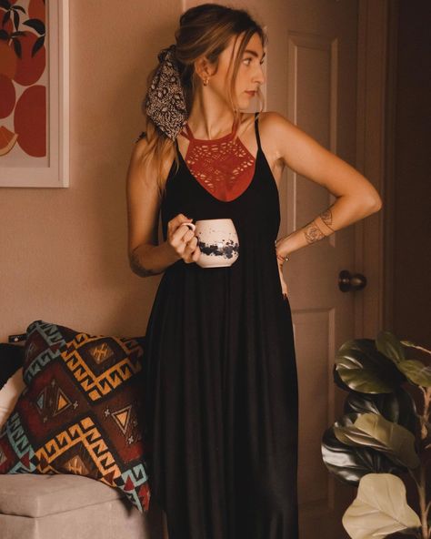 Three Bird Nest on Instagram: “Bralette + romper (it now has pockets!) for only $34.99 😍 // shop both color combos at the link in our bio! // #threebirdnest #ootd #ootw…” Bohemian Outfits For Women, Boho Outfit Ideas, Bohemian Chic Outfits, Harem Romper, Bohemian Outfits, Outfits Mom, Hippie Chic Fashion, Look Boho Chic, Three Bird Nest