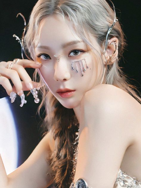 Taeyeon Invu, Girls' Generation Taeyeon, Kim Tae Yeon, Snsd Taeyeon, Girls Generation, Kpop Girl Groups, Baekhyun, Pretty Woman, Kpop Girls