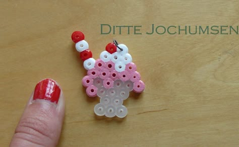 Cute! Dolly Style, Mini Hama Beads, Pixel Beads, Easy Perler Beads Ideas, Fuse Bead Patterns, Art Perle, Hama Beads Design, Perler Bead Templates, Diy Perler Bead Crafts