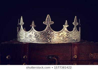 Period Table, Medieval Crown, Fantasy Crown, Male Crown, Crown Queen, Vintage Filters, King Crown, Medieval Period, Kings Crown