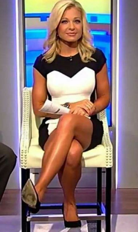 Anna Kooiman - Classic Fox and Friends Great Legs, Model Poses, Bollywood Actress, Beauty Women, New Fashion, Fashion Beauty, Two Piece Skirt Set, Fox