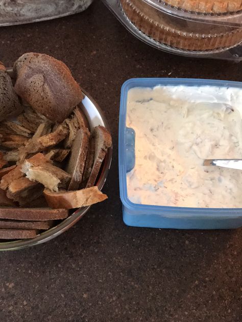 Rye Bread Boat Dip Rye Boat Dip, Rye Boat Dip Recipe, Rye Bread Dip, Bread Dip Recipes, Boat Dip Recipe, Dried Beef Recipes, Chipped Beef Dip, Boat Dip, Bread Dips Recipes