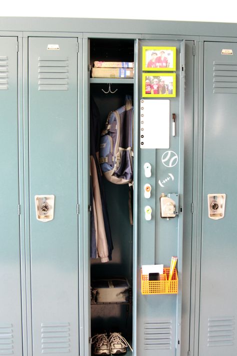 You know how I know I am the most embarrassing mom on earth?  Because I locker crash my boy his first few weeks of middle school, with a bag... High School Lockers, School Locker Organization, Middle School Lockers, School Locker Decorations, Locker Organization, Locker Designs, American High School, Back To School Organization, Locker Decorations