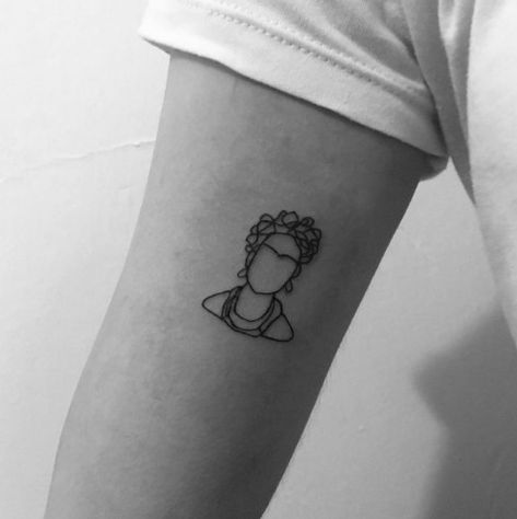 Frida Kahlo Frida Kahlo Line Art Tattoo, Minimalist Frida Kahlo Tattoo, Simple Frida Kahlo Tattoo, Frida Khaki Tattoo, Frida Khalo Tattoo Minimalist, Frida Kahlo Inspired Tattoo, Famous Painting Tattoos, Frida Tattoo Ideas, Frida Kahlo Tattoo Ideas