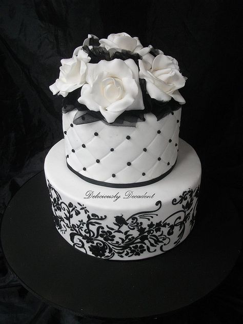 Cake With Black Flowers, White Cake With Black, Black White Cakes, Stencil Cake, Sweet Sixteen Cakes, White Birthday Cakes, White Cakes, 40th Birthday Cakes, 50th Birthday Cake