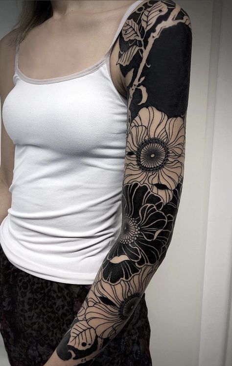 Negative Tattoo, Black And White Tattoos, Black Sleeve Tattoo, Mangas Tattoo, Solid Black Tattoo, White Tattoos, Blackout Tattoo, Inspiration Tattoos, Weird Tattoos