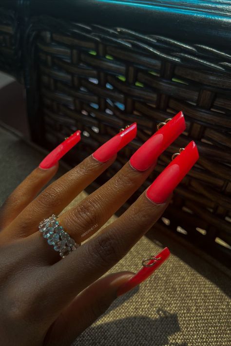 Long red lipstick shaped nails with two gold jump rings on side Lipstick Nails Design, Lipstick Nails Shape, Square Nail Tips, Lipstick Nail, Nails Shape, National Lipstick Day, Lipstick Nails, Nails Tutorial, Square Nail