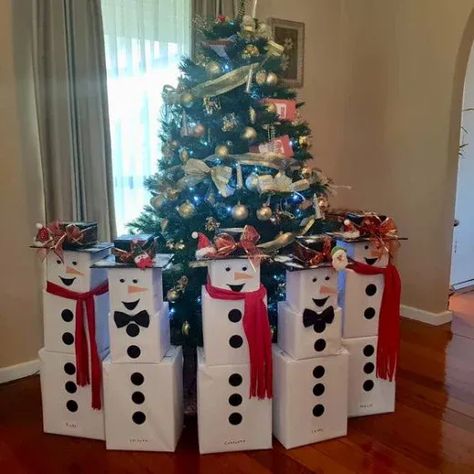 Diy Snowman Gifts, Christmas Wrapping Ideas Creative, Unique Gift Wrapping Christmas, Christmas Gift Ideas For Kids, Christmas Wrapping Diy, Kids Web, Gift Towers, Gift Ideas For Kids, Christmas Crafts For Kids To Make