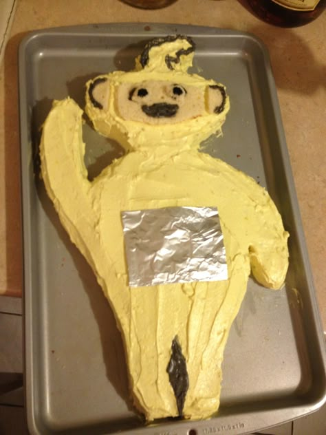 Lala Teletubby Cake Worst Cakes Ever, Teletubbies Cake, Goofy Cake, Ugly Cake, Cursed Cakes, Bad Cakes, Lucky Food, Ugly Cakes, Funny Cakes