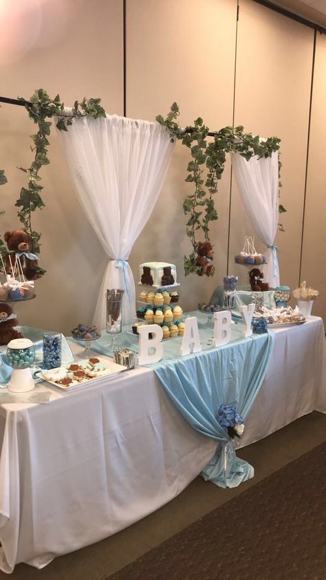 Bear Themed Baby Shower Ideas Food, Teddy Bear Baby Shower Theme Treats, Teddy Bear Dessert Table, Baby Shower Sweets Table, Baby Shower Candy Table, Babyshower Decor, Teddy Bear Baby Shower Theme, Bear Baby Shower Cake, Baby Shower Cake Table