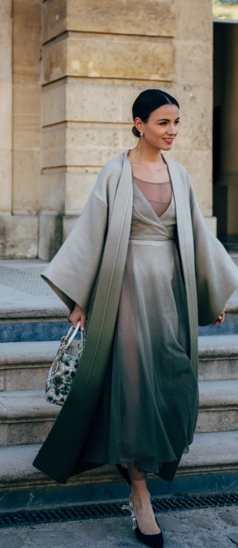 Kimono Inspired Fashion, Ombre Outfits, Ombre Dresses, Ombre Clothes, Look Kimono, Ombré Dress, Mode Kimono, Ombre Fashion, Ombre Dress