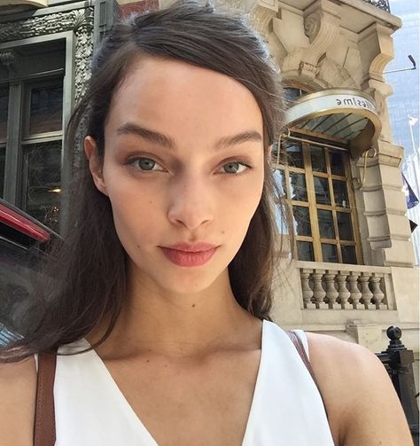 Luma Grothe || Instagram Infallible Foundation, Luma Grothe, Natural Makeup Tips, Model Casting, Rms Beauty, Natural Eye Makeup, Natural Makeup Looks, Beauty Life, Fitness Beauty