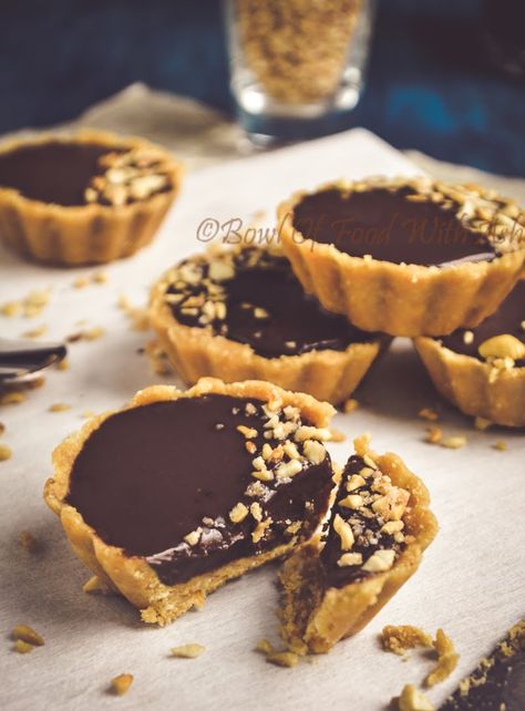 No Bake Chocolate Tarts Recipe| How To Make Chocolate Ganache Tart Chocolate Tarts Mini, Ganache Tart, Mini Tart Recipes, Chocolate Tarts, Chocolate Tarts Recipe, Chocolate Ganache Tart, Biscuits Diététiques, Chocolate Ganache Filling, Tart Filling