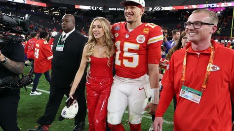 The Most Inappropriate Outfits Brittany Mahomes Has Ever Worn Britney Mahomes, Nfl Wife Outfits, Inappropriate Outfits, Nfl Wife, Wife Outfits, Nfl Wives, Brittany Mahomes, Royal Beauty, Black High Boots