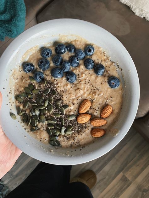 oatmeal with blueberries, chia seeds, almonds, pumpkin seeds Pumpkin Seed Oatmeal, Oatmeal With Blueberries, Blueberry Oat, Pumpkin Seeds, Chia Seeds, Blueberries, Chia, Oats, Oatmeal