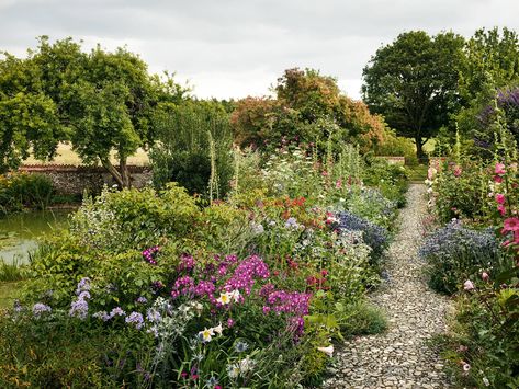 Sophie Dahl, Block House, Century Farmhouse, Garden Magazine, Gardening Trends, British Garden, London Garden, English Country Gardens, Moon Garden