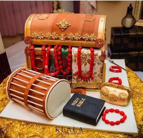 Nigerian Traditional Wedding Cake, African Wedding Cakes, African Cake, Fountain Wedding Cakes, Wedding Cake Videos, Igbo Traditional Wedding, Nigerian Traditional Wedding, Igbo Wedding, Square Wedding Cakes