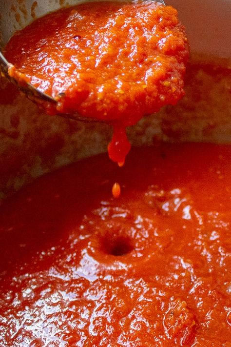 Sauce For Pizza, San Marzano Tomato Sauce, Marzano Tomatoes, Italian Tomato Sauce, San Marzano Tomatoes, Tomato Sauce Recipe, Italian Cooking, Sauce Tomate, Homemade Pasta