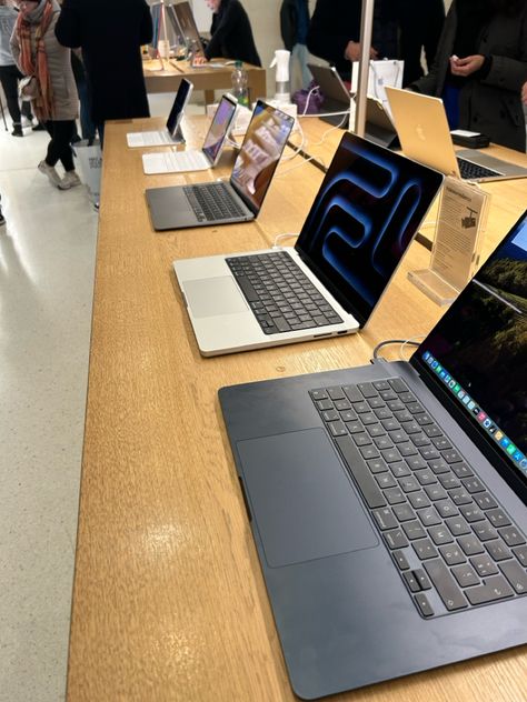 Macbooks air, apple store paris, apple store champs elysees, clean aesthetic, wishlist Apple Store Aesthetic, Discord Text, Text Rp, Aesthetic Wishlist, Macbook Colors, Aesthetic Tech, Max Aesthetic, Apple Aesthetic, Airpod Max