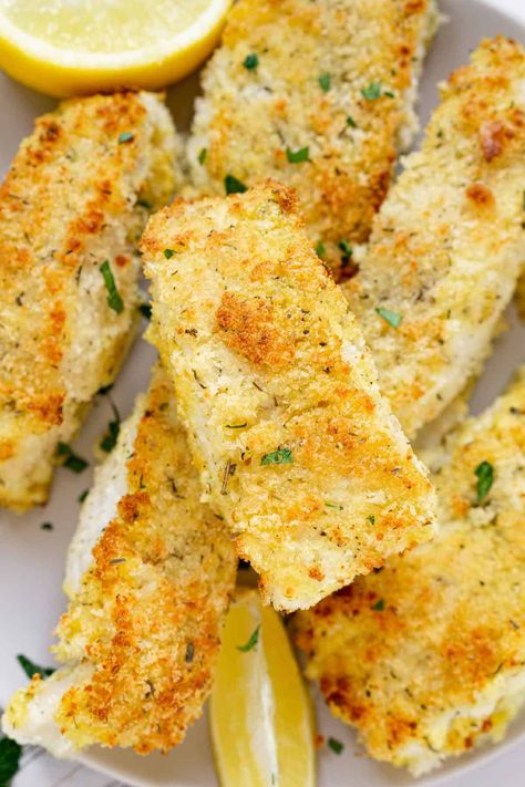 Crispy, delicious, and easy to make in under 30 minutes! This Parmesan Panko Breaded Cod is a favorite seafood dinner for the whole family. Learn the best way to cook cod fillets - by coating the fillets in a delicious panko breadcrumb mixture. This recipe has air fryer cod and oven baked cod instructions. Be sure to SAVE this easy cod recipe! Breaded Cod Fish Recipes, How To Cook Cod Fillets In Oven, Cod Fillets Recipes Baked, Panko Cod Baked, Breaded Cod Recipes, Recipes For Cod Fillets, Air Fry Cod Fillets, Cod Recipes Air Fryer, Panko Crusted Cod Baked