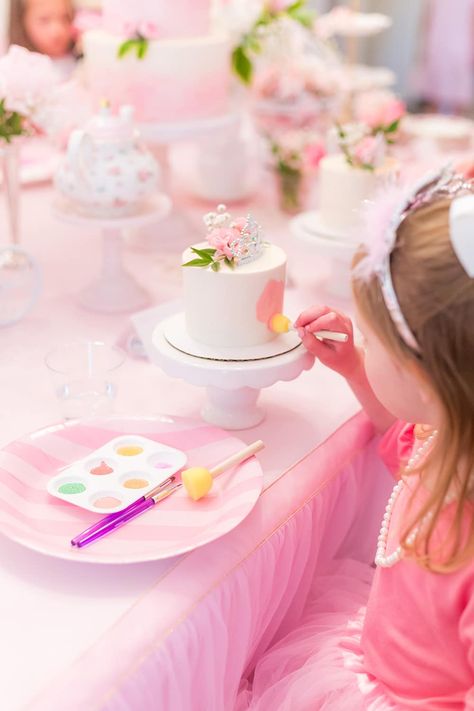 cake painting for princess party Brunch Activities, Girls Tea Party Birthday, Toddler Tea Party, Princess Tea Party Birthday, Princess Party Cake, Tea Party Activities, 4de Verjaardag, Royal Tea Parties, Printables Ideas