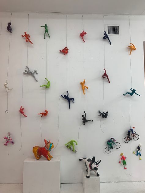 Installation Art Ideas Diy Easy, School Installation Art, Art Class Sculpture Ideas, Elementary Art Installation, Art Installation Ideas Student, Classroom Sculpture Projects, Kindergarten Sculpture, High School Sculpture, Miami Aesthetic