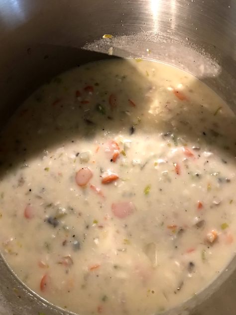 Walleye Chowder Recipe, Walleye Chowder, Walleye Soup, Walleye Cheeks Recipe, Walleye Fish Recipes, Fresh Fish Recipes, Walleye Recipes, Fish Casserole, Fish Chowder