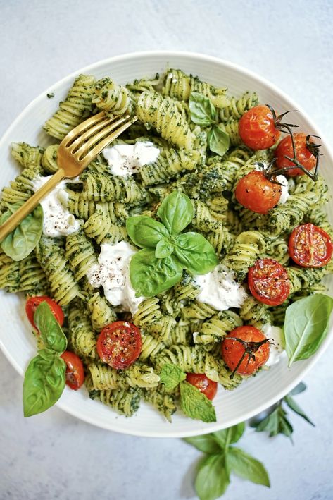 Pesto Pasta With Roasted Tomato & Burrata - Chasing Cravings Roasted Tomato Burrata, Pepper Pesto, Summer Pasta Dishes, Roasted Tomato Pasta, Pesto Salad, Italian Menu, Cherry Tomato Pasta, Pesto Pasta Salad, Pepper Pasta