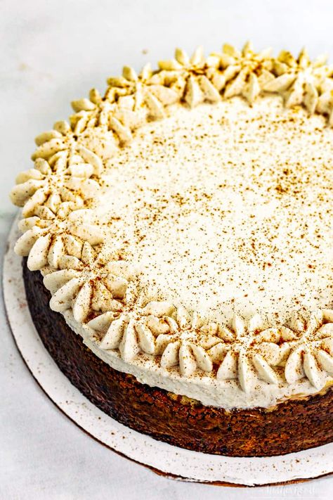 This Instant Pot Eggnog Cheesecake with a gingersnap cookie crust is thick and creamy and just plain delicious. With all the eggnog flavors you know and love it makes this Instant pot cheesecake the perfect holiday dessert. Gingersnap Crust Recipes, Egg Nog Cookies Recipe, Eggnog Cheesecake Recipe, Holiday Cheesecake Recipes, Instant Pot Cheesecake, Eggnog Fudge, Eggnog Cheesecake, Delicious Holiday Desserts, Mini Cheesecake Recipes