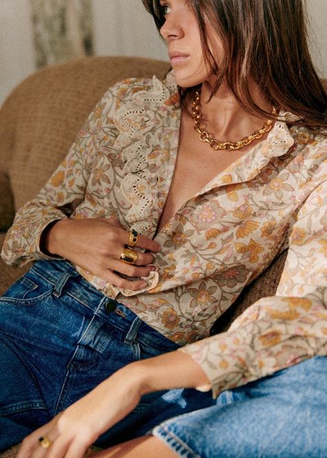 Chlo Shirt - Ecru - Silk - Sézane Grandmillenial Style Clothing, Sezane Chloe Shirt, Sezane Bianca Blouse, Sezane Chloe Blouse, Sezane Shirts & Tops, Sezane Conrad T-shirt, Shirt Blouses Tops, Wardrobe Basics, Green Silk