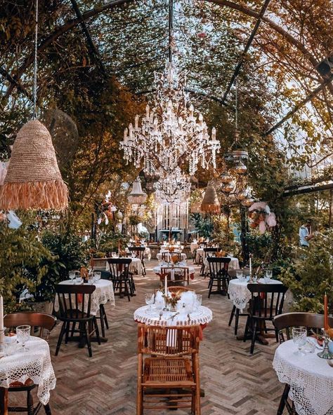 Belle The Magazine - Weddings on Instagram: “When magic happens💫 Double Tap!⁣ .⁣ Photo via @sacks_productions⁣ Venue: @thegrounds⁣ .⁣ .⁣ .⁣ #bridalinspo #weddinginspo #weddingdecor…” Importance Of Life, Wedding Lunch, The Grounds Of Alexandria, Telugu Wedding, Festival Bride, Tamil Wedding, Dream Venue, Event Production, Urban Wedding