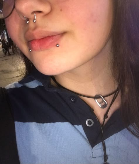 Snake Bites With Septum, Emo Snake Bites, One Snake Bite Piercing, Snake Bites Small Lips, Snake Bites On Small Lips, Septum And Snakebites, Snake Bites And Septum, Snakes Bites, Snake Bites Piercing Aesthetic