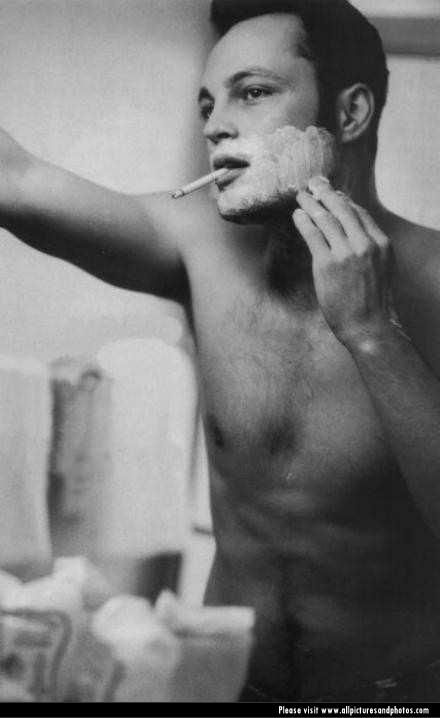 Vince Vaughn ..... Younger Days. Vince Vaughn, The Perfect Guy, Famous Faces, Man Crush, Favorite Celebrities, Comedians, Celebrity Crush, Shaving, Actors & Actresses