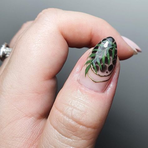 Gender Nails, Plant Nails, Classy Almond Nails, Bright Nail Art, Stone Nail Art, Acrylic Ideas, Simple Gel Nails, Animal Print Nails, New Nail Art