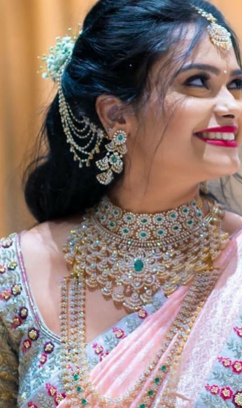 Reception Jewellery Bridal Jewelry, Wedding Jewelry Sets Bridal Jewellery, Bridal Diamond Necklace, Bridal Necklace Designs, Bridal Jewels, Choker Necklace Designs, Wedding Saree Blouse Designs, Diamond Wedding Jewelry, Jewellery Bridal